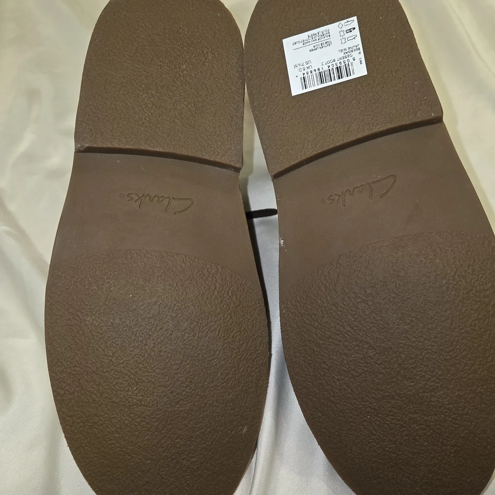 Clarks NWT Brown Leather Ankle Boots - Picture 4 of 5
